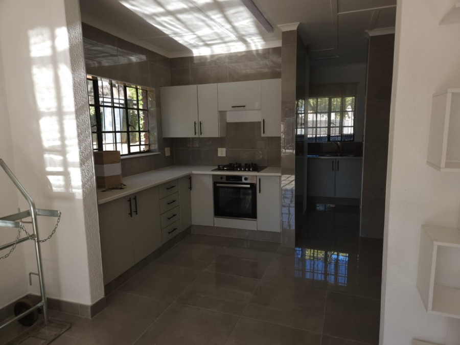 To Let 2 Bedroom Property for Rent in Mulbarton Gauteng