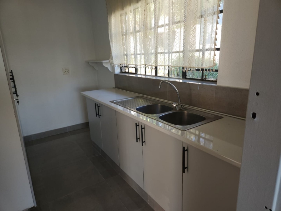 To Let 2 Bedroom Property for Rent in Mulbarton Gauteng