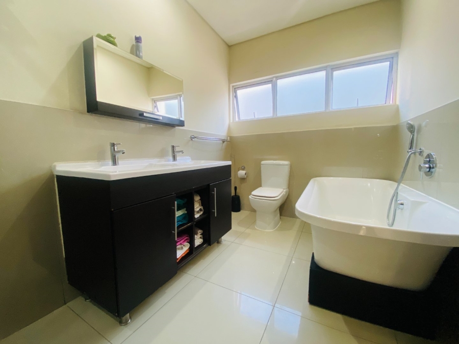 4 Bedroom Property for Sale in Noordwyk Gauteng