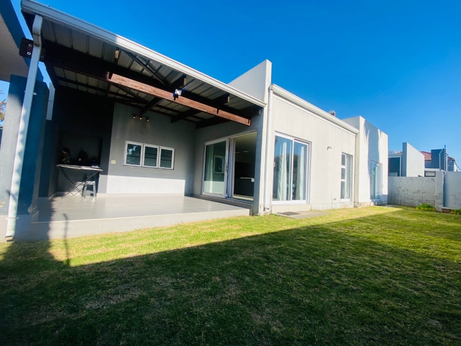 4 Bedroom Property for Sale in Noordwyk Gauteng