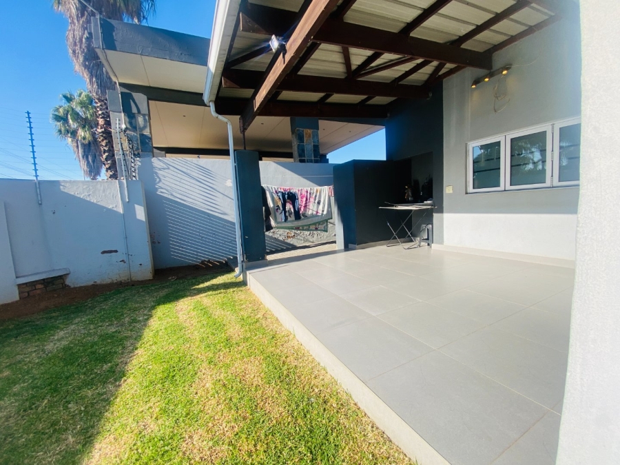 4 Bedroom Property for Sale in Noordwyk Gauteng