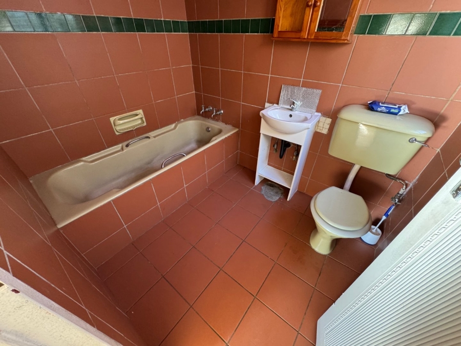 5 Bedroom Property for Sale in Edleen Gauteng