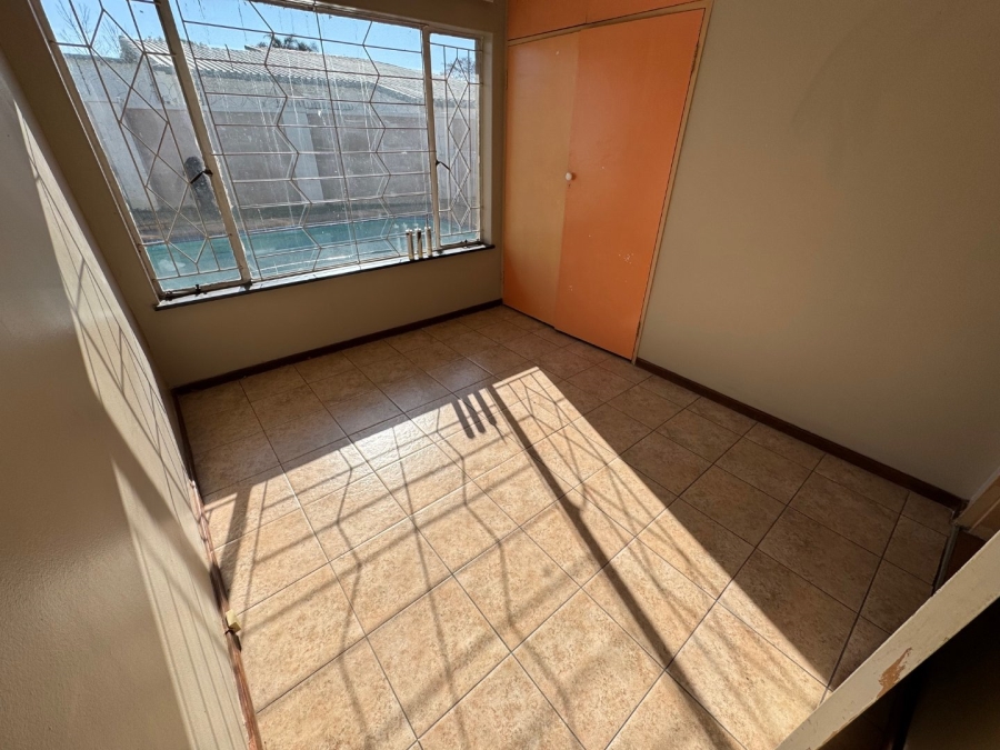 5 Bedroom Property for Sale in Edleen Gauteng