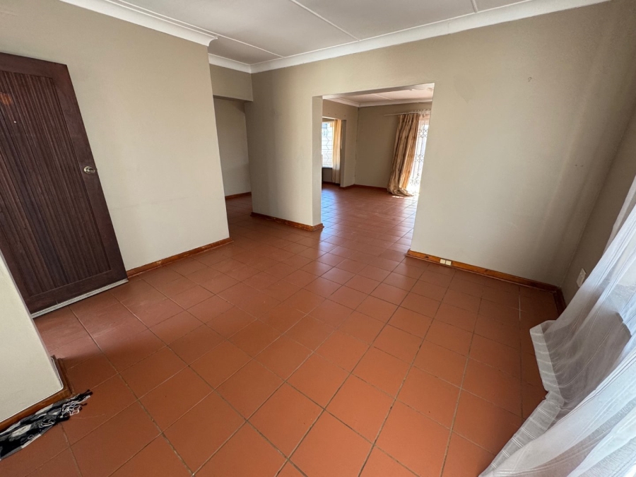 5 Bedroom Property for Sale in Edleen Gauteng