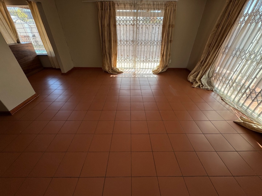 5 Bedroom Property for Sale in Edleen Gauteng
