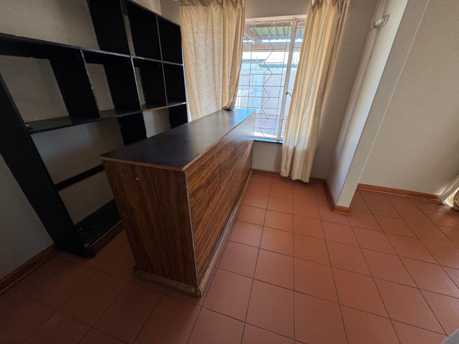 5 Bedroom Property for Sale in Edleen Gauteng