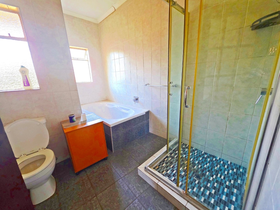 3 Bedroom Property for Sale in Morehill Gauteng