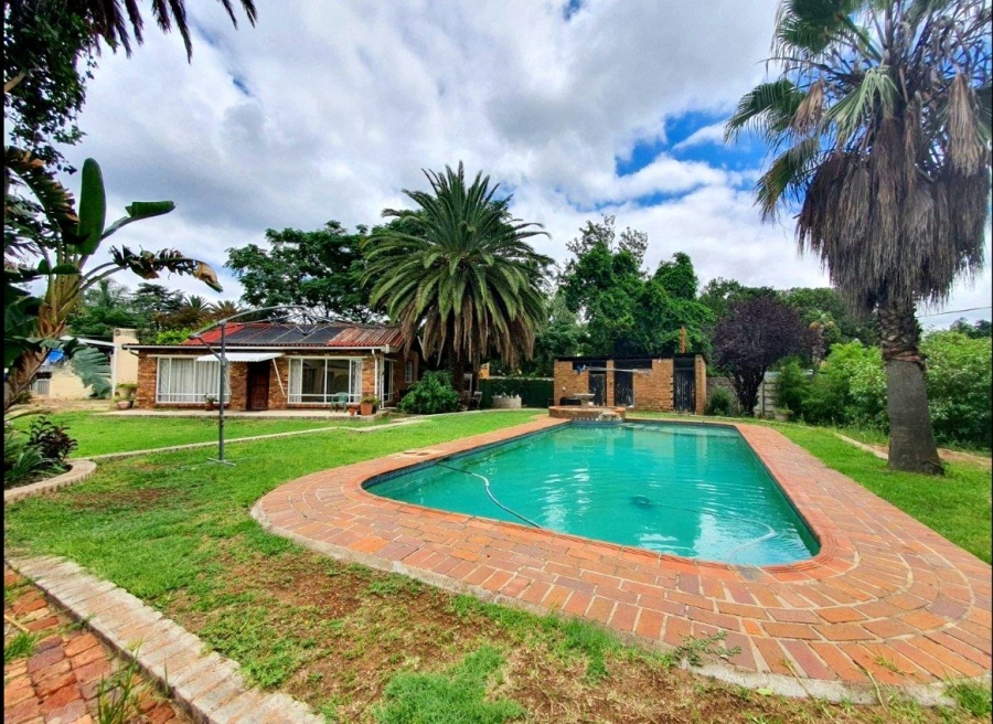 5 Bedroom Property for Sale in Lambton Gauteng