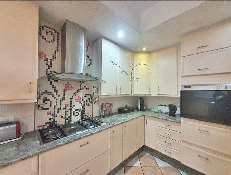 5 Bedroom Property for Sale in Lambton Gauteng