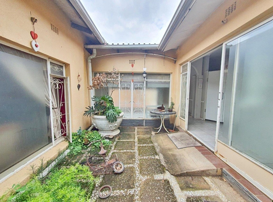 5 Bedroom Property for Sale in Lambton Gauteng