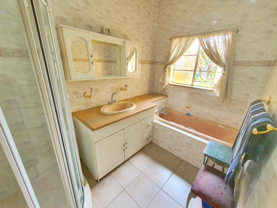 5 Bedroom Property for Sale in Lambton Gauteng