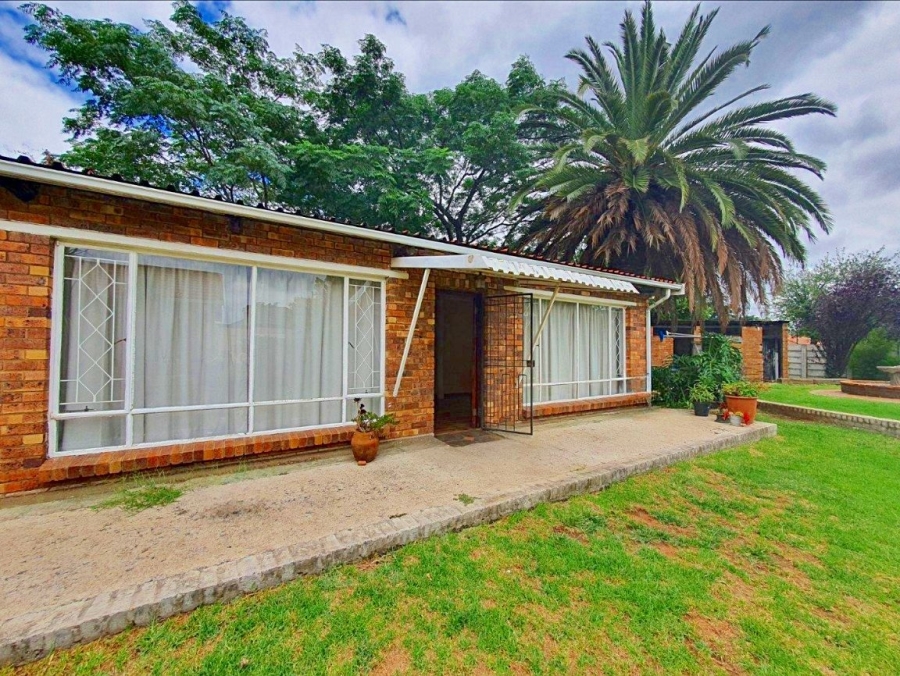 5 Bedroom Property for Sale in Lambton Gauteng