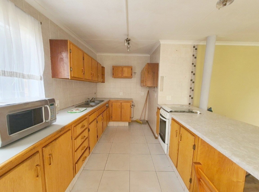 5 Bedroom Property for Sale in Lambton Gauteng