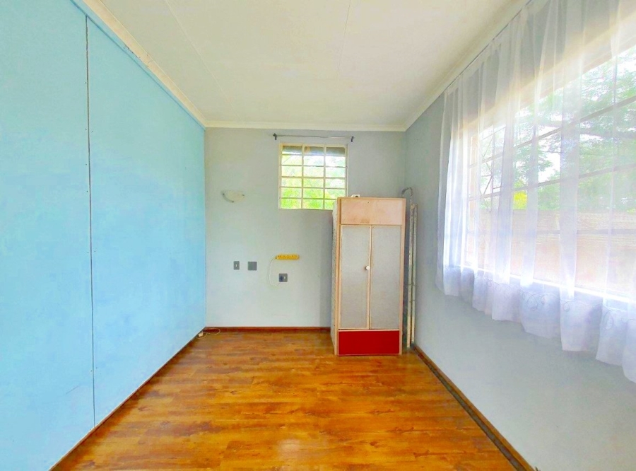5 Bedroom Property for Sale in Lambton Gauteng