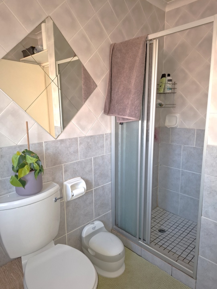 2 Bedroom Property for Sale in Rooihuiskraal North Gauteng