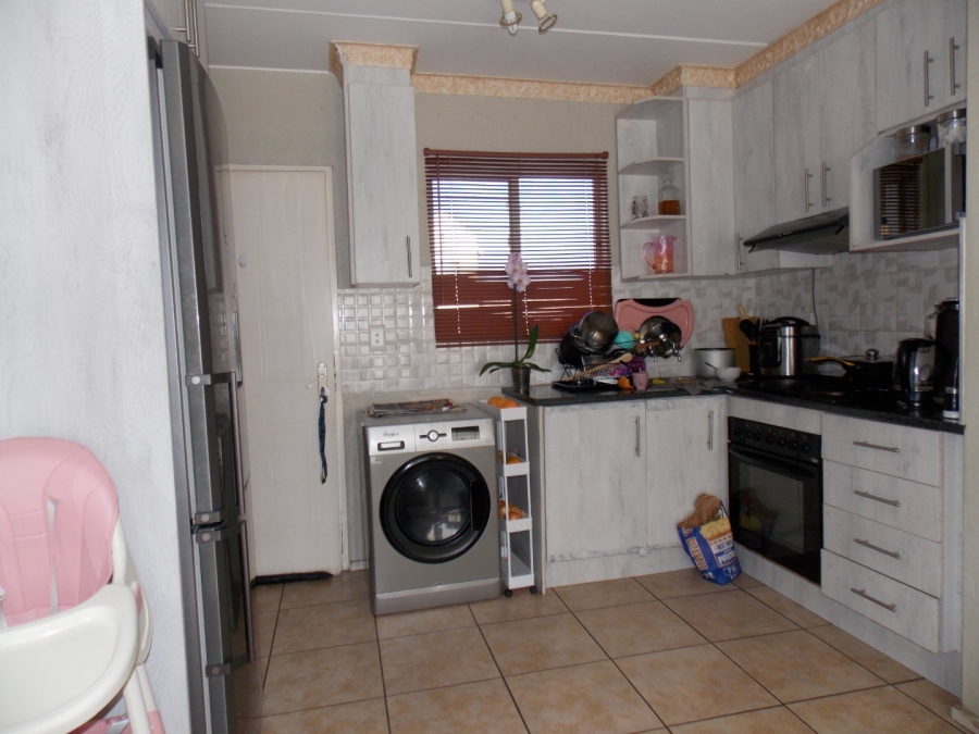 2 Bedroom Property for Sale in Klippoortje Gauteng
