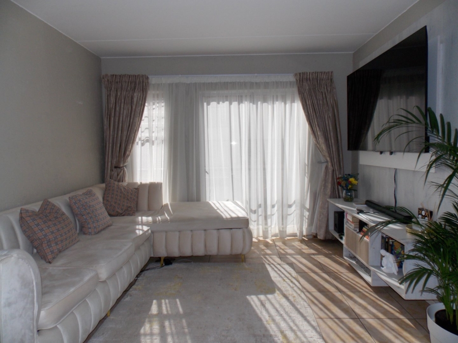 2 Bedroom Property for Sale in Klippoortje Gauteng