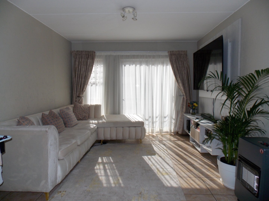 2 Bedroom Property for Sale in Klippoortje Gauteng