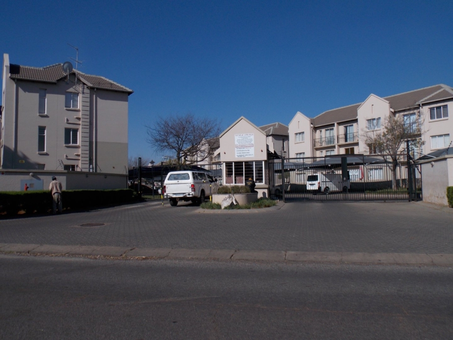 2 Bedroom Property for Sale in Klippoortje Gauteng