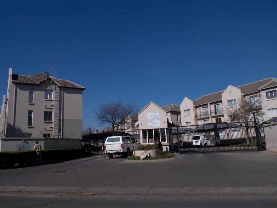 2 Bedroom Property for Sale in Klippoortje Gauteng
