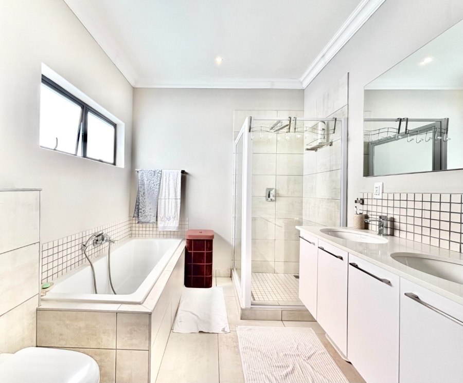4 Bedroom Property for Sale in Fourways Gauteng