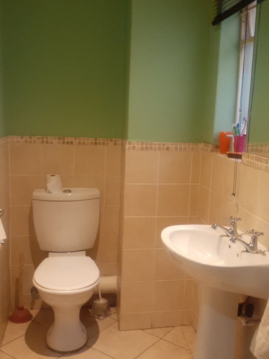 2 Bedroom Property for Sale in Pretoria North Gauteng