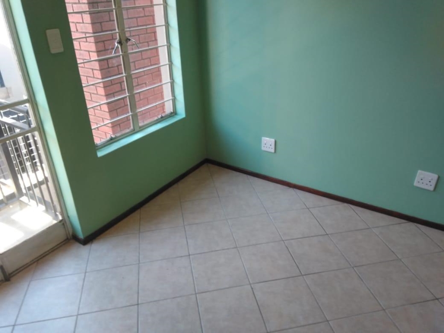 2 Bedroom Property for Sale in Pretoria North Gauteng
