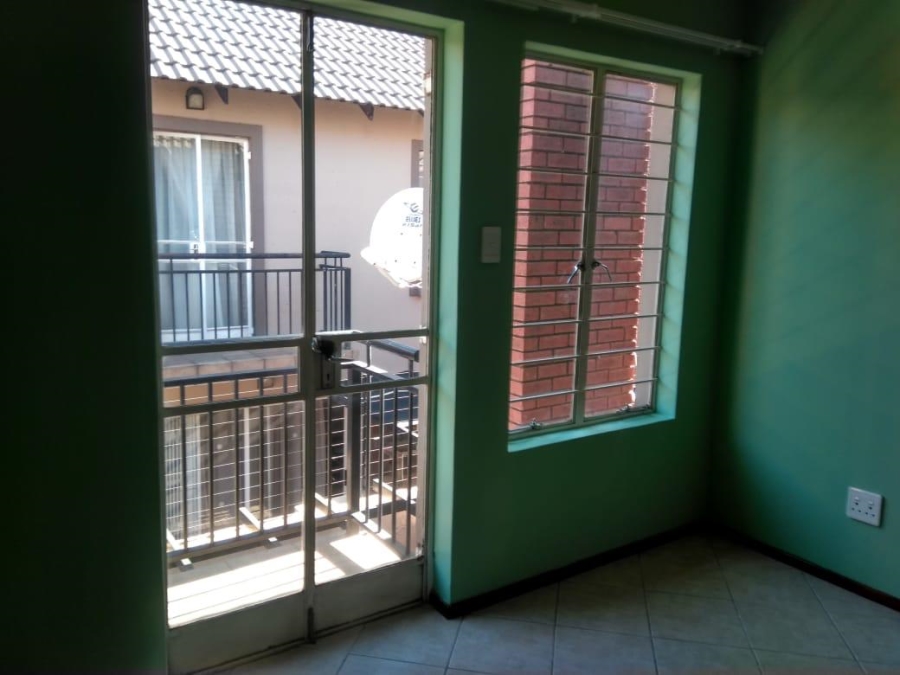 2 Bedroom Property for Sale in Pretoria North Gauteng