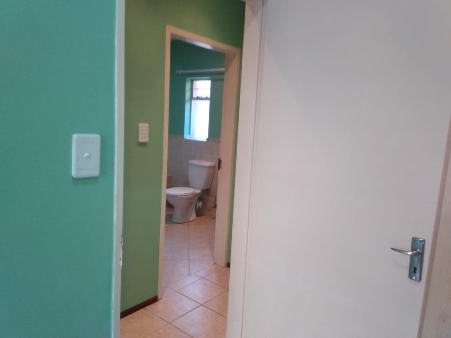 2 Bedroom Property for Sale in Pretoria North Gauteng
