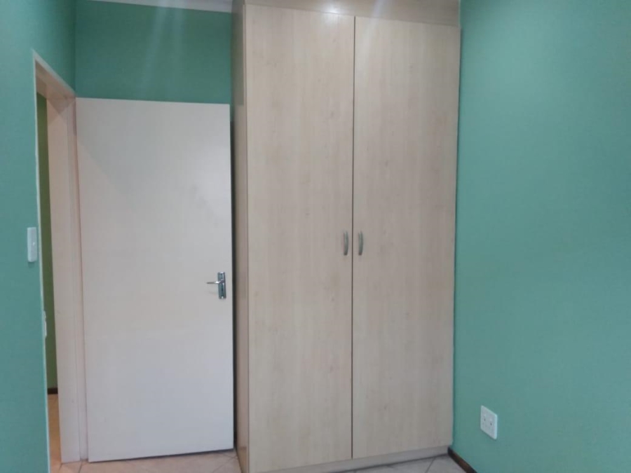 2 Bedroom Property for Sale in Pretoria North Gauteng