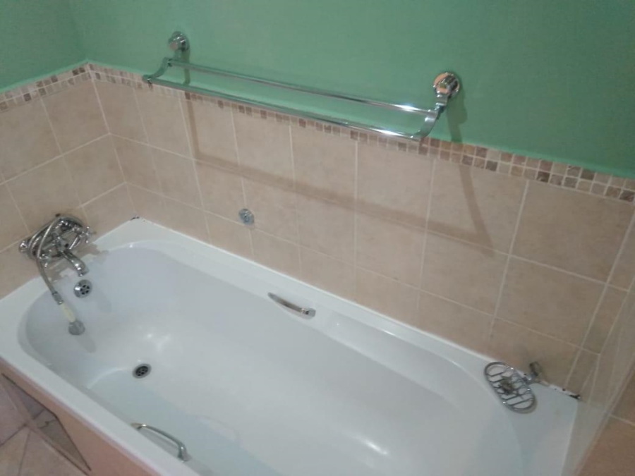 2 Bedroom Property for Sale in Pretoria North Gauteng