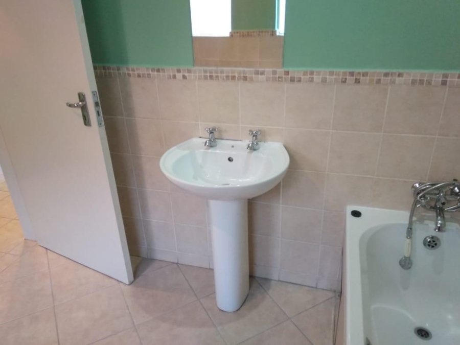 2 Bedroom Property for Sale in Pretoria North Gauteng
