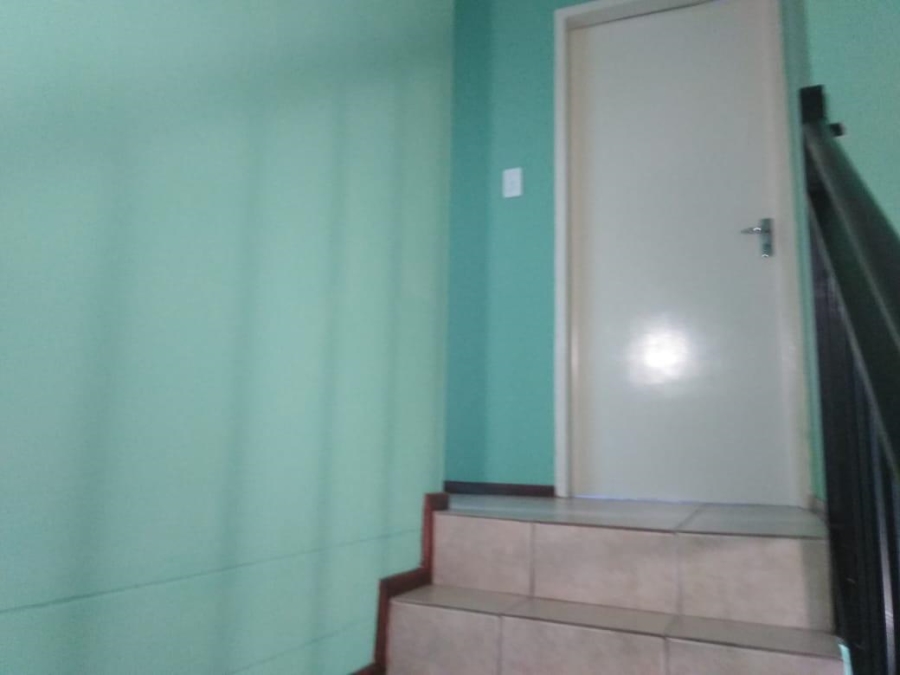 2 Bedroom Property for Sale in Pretoria North Gauteng