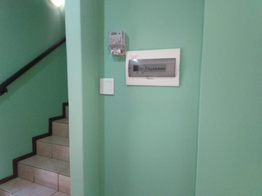 2 Bedroom Property for Sale in Pretoria North Gauteng
