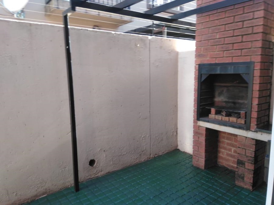 2 Bedroom Property for Sale in Pretoria North Gauteng