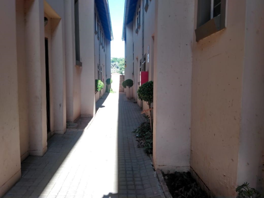 2 Bedroom Property for Sale in Pretoria North Gauteng