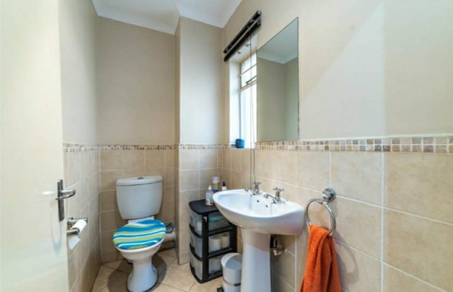 2 Bedroom Property for Sale in Pretoria North Gauteng