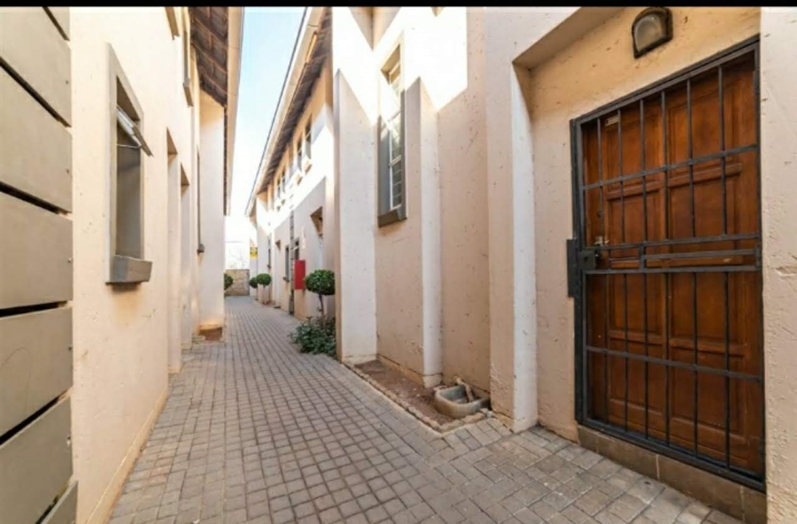 2 Bedroom Property for Sale in Pretoria North Gauteng