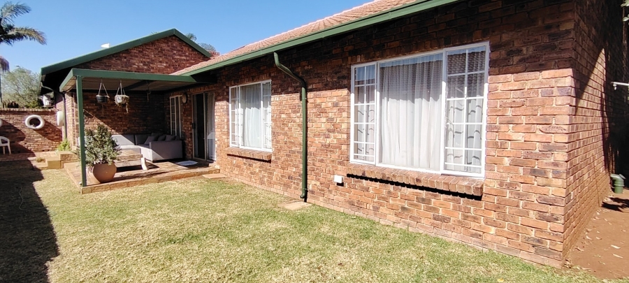 3 Bedroom Property for Sale in Wierdaglen Estate Gauteng