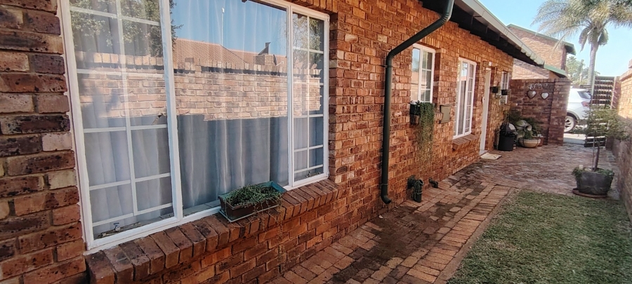 3 Bedroom Property for Sale in Wierdaglen Estate Gauteng