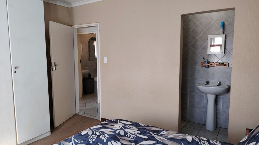 3 Bedroom Property for Sale in Wierdaglen Estate Gauteng
