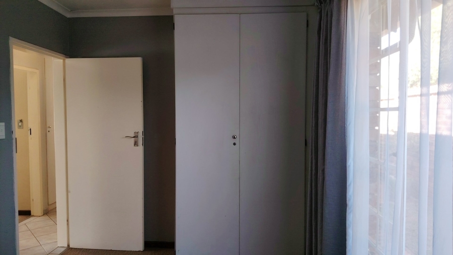 3 Bedroom Property for Sale in Wierdaglen Estate Gauteng