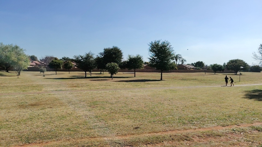 3 Bedroom Property for Sale in Wierdaglen Estate Gauteng