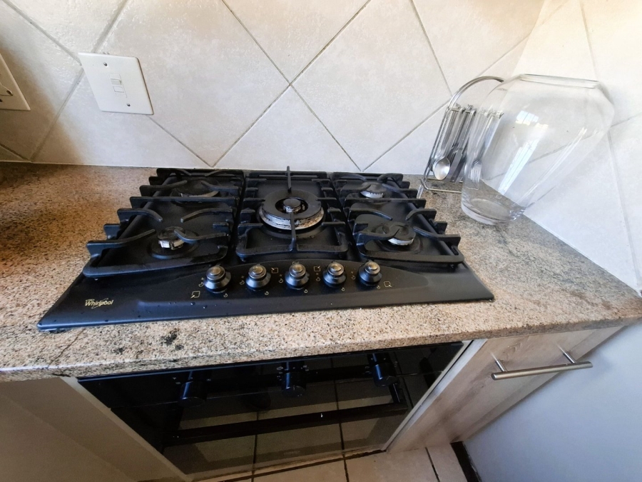 To Let 2 Bedroom Property for Rent in Equestria Gauteng