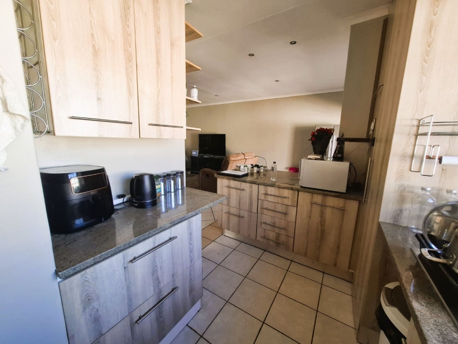 To Let 2 Bedroom Property for Rent in Equestria Gauteng
