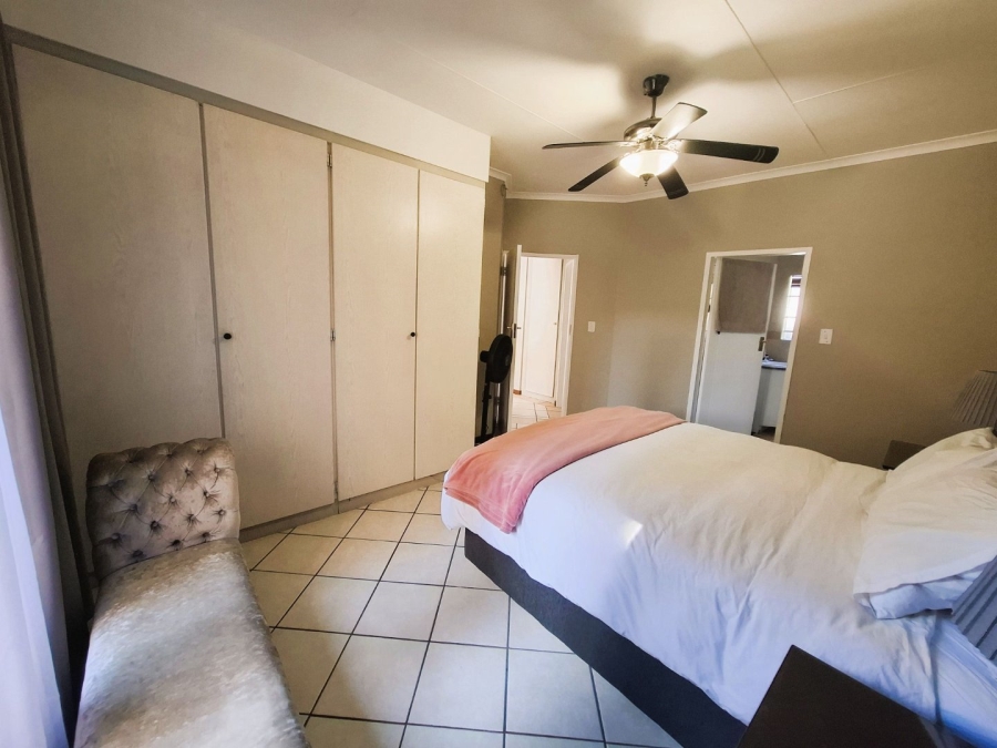 To Let 2 Bedroom Property for Rent in Equestria Gauteng