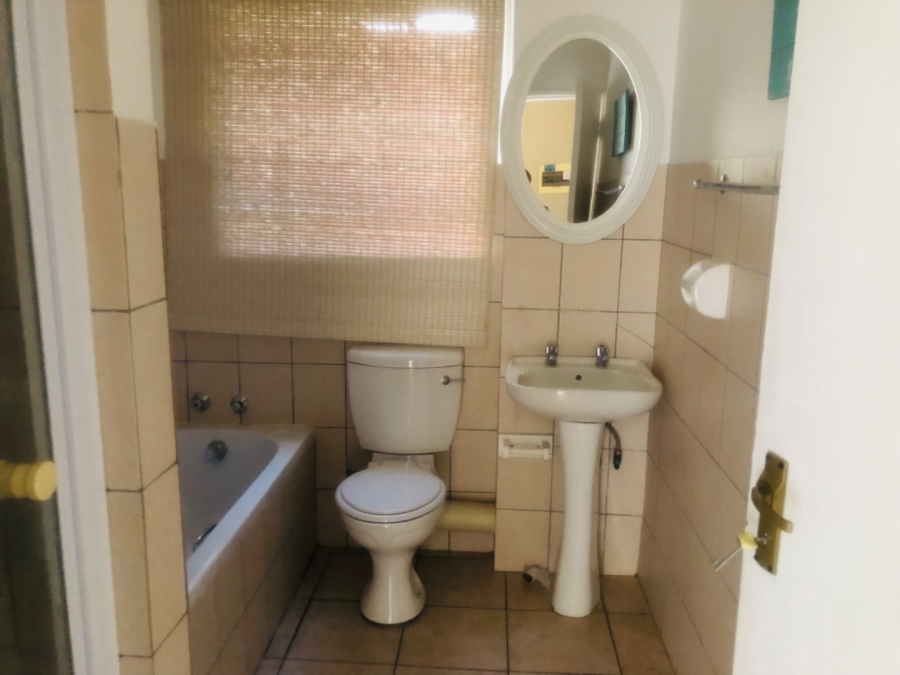 To Let 2 Bedroom Property for Rent in Kengies Gauteng