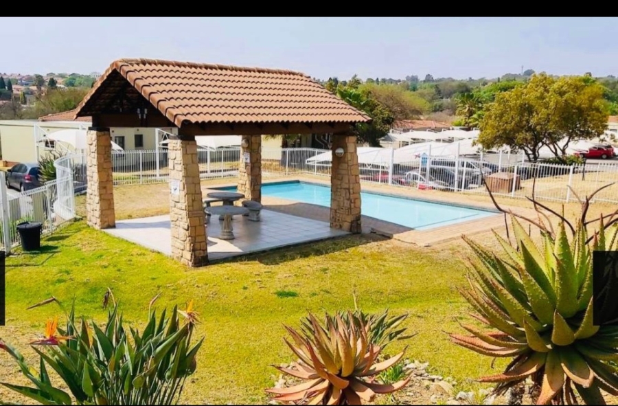 To Let 2 Bedroom Property for Rent in Kengies Gauteng