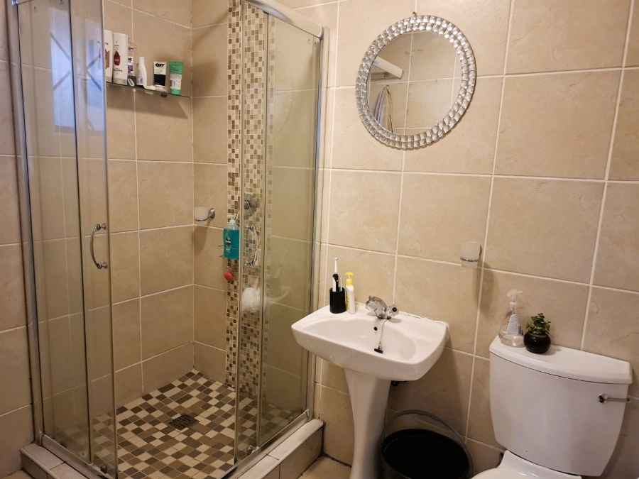 To Let 1 Bedroom Property for Rent in Waterkloof Ridge Gauteng