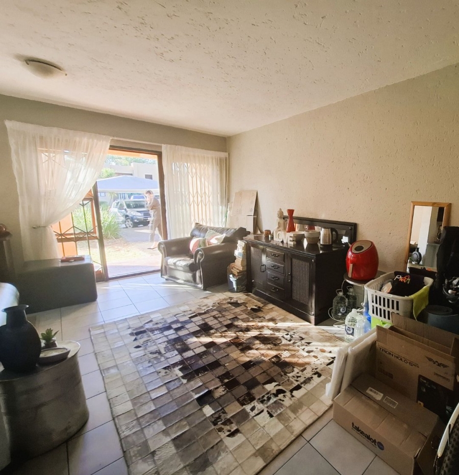 To Let 1 Bedroom Property for Rent in Waterkloof Ridge Gauteng